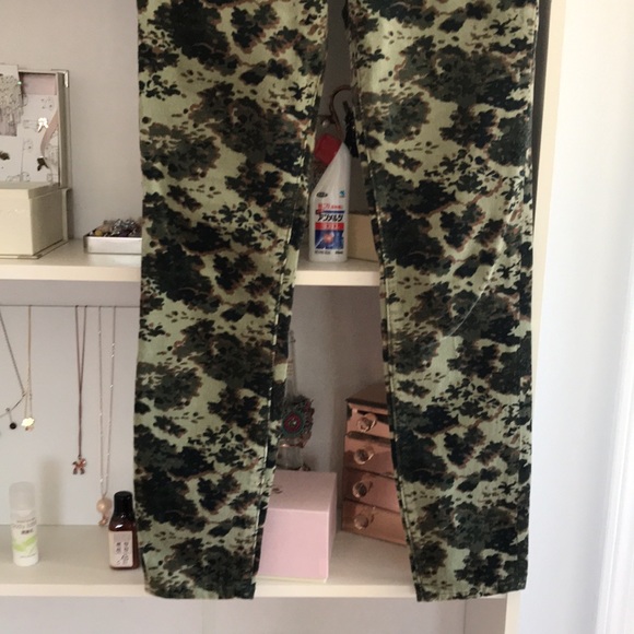 PILCRO High-Rise Button-Fly Skinny Corduroy Pants - Picture 6 of 12